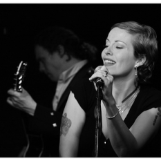 Anneke van Giersbergen and  Danny Cavanagh