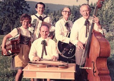Herbert Roth mit seiner Instrumentalgruppe