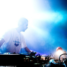 DJ Vapour
