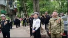 Оркестр ВМС исполнил песни военных лет под балконом ветерана