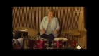 Норвежский премьер министр Erna Solberg играет бласт бит