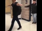 T POSE HALO THEME SONG IN SCHOOL BATHROOM