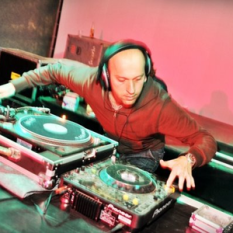 DJ U-ra